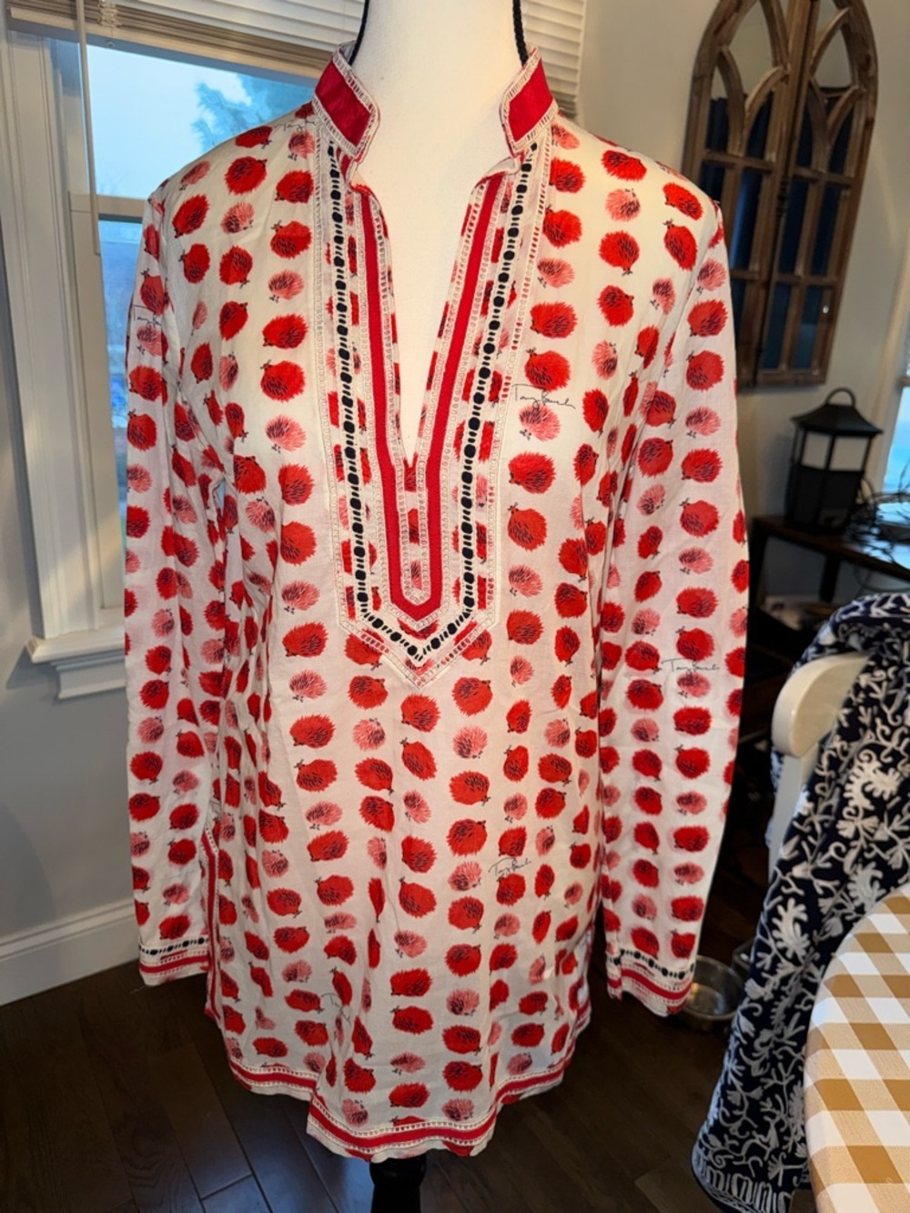 Tory Burch Red Orange Label with Navy Logo - Picture 2 of 12